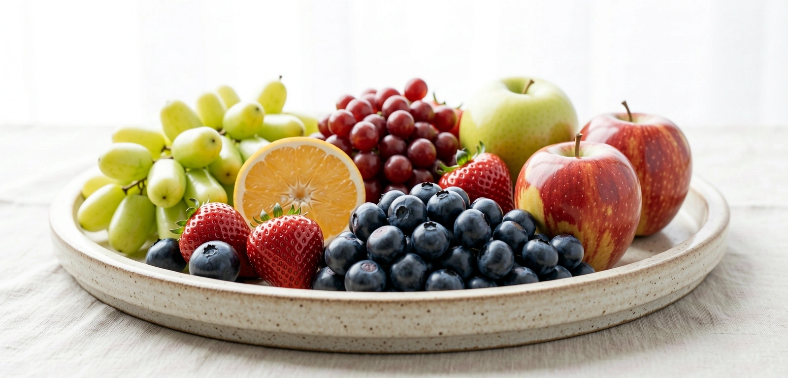 Sezonowe owoce w estetycznej oprawie